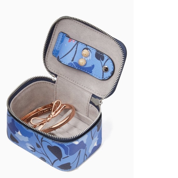 kate spade Handbags - NWT Authentic classic Kate Spade Staci Nouveau Bloom Jewelry Holder/case